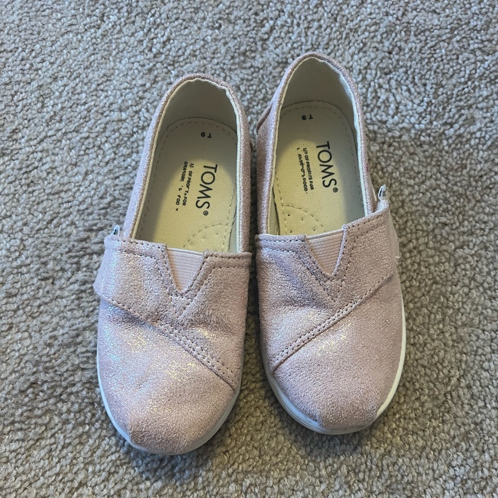 Toms size 9, Kids in great condition